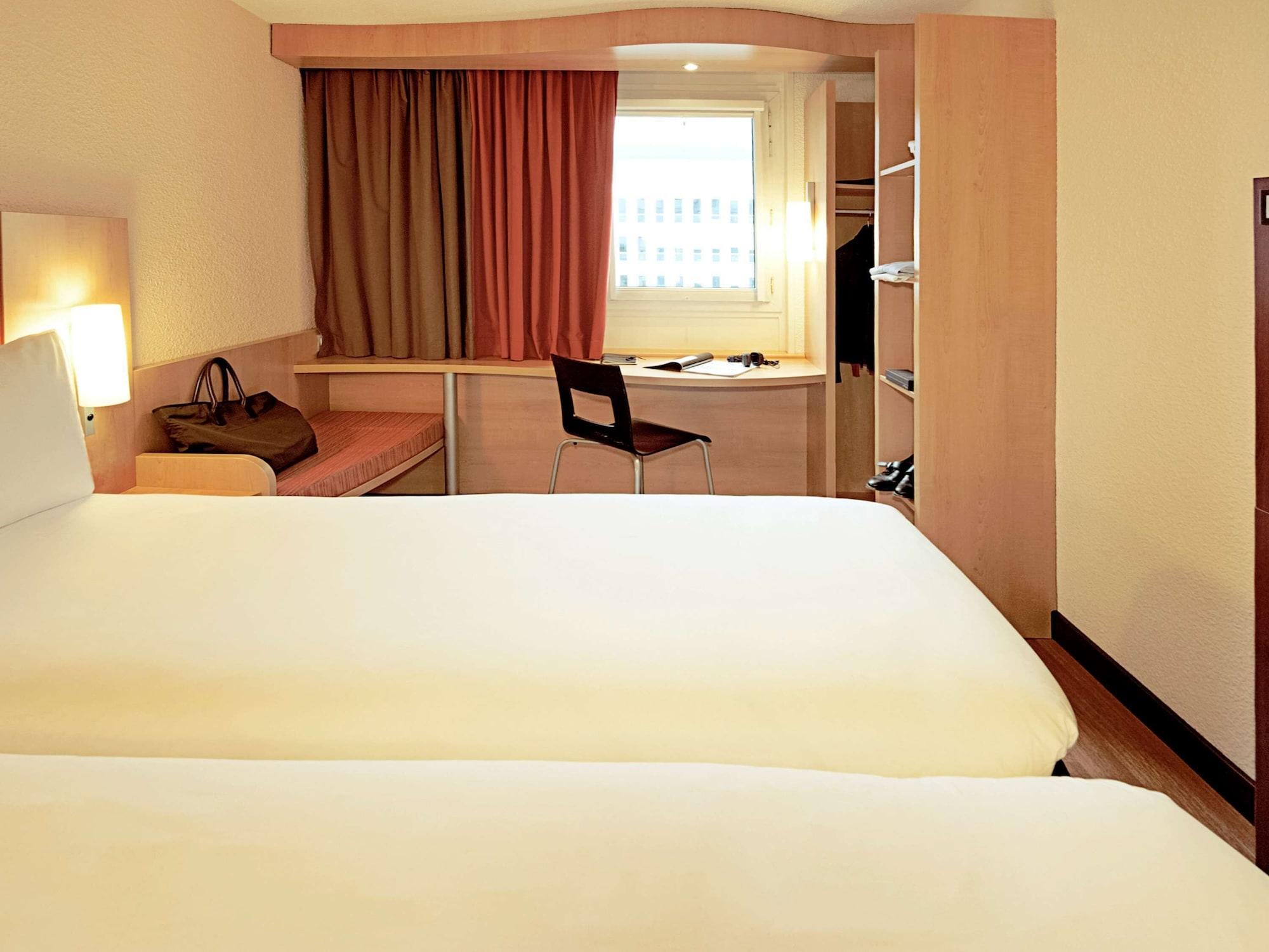 Ibis Yanbu Hotel Exterior foto