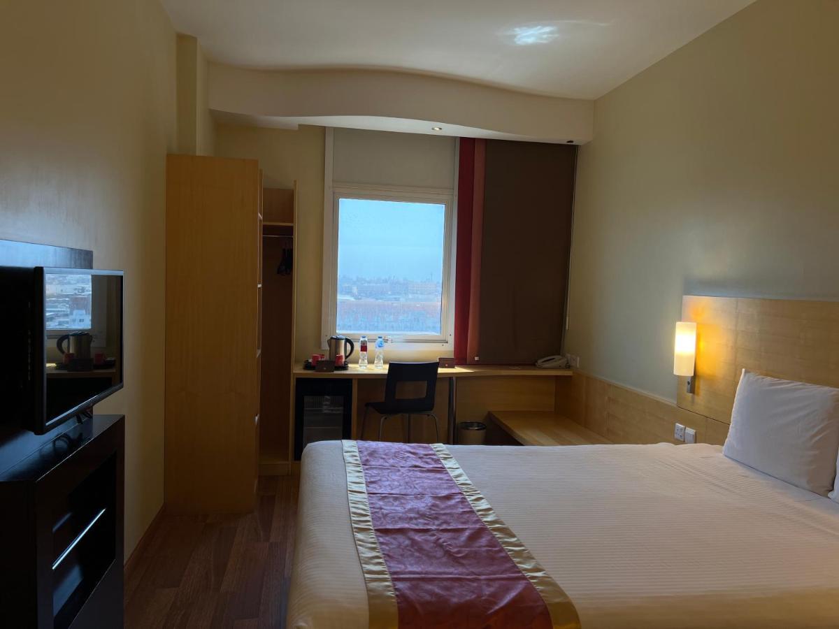 Ibis Yanbu Hotel Exterior foto