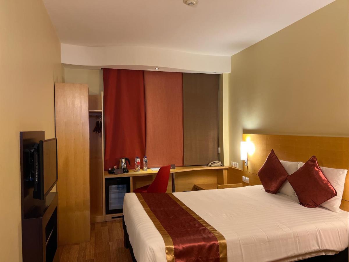 Ibis Yanbu Hotel Exterior foto