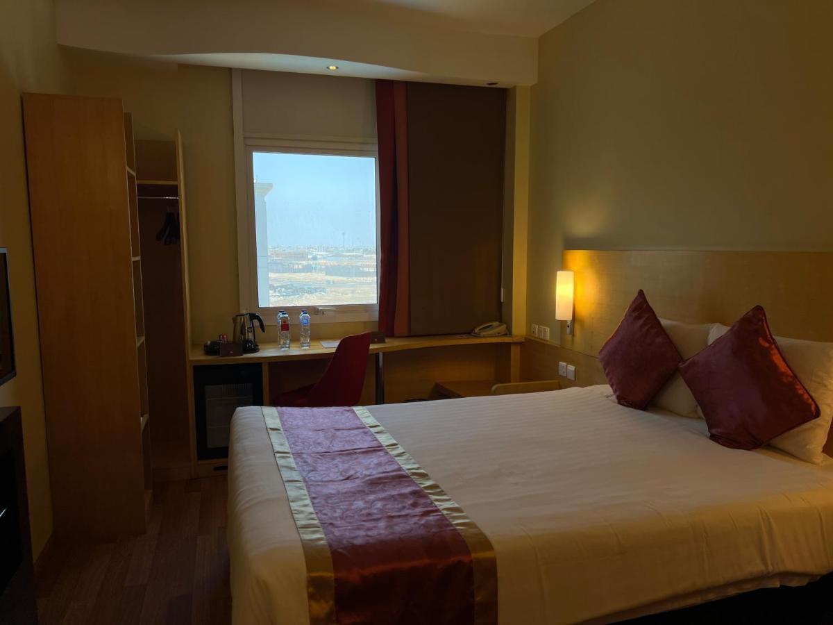 Ibis Yanbu Hotel Exterior foto